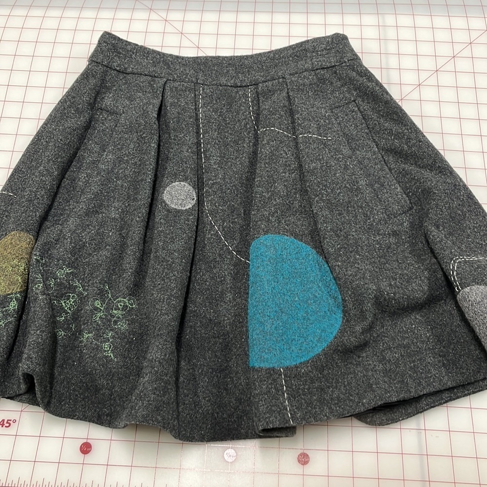 LITHE Coquette Girl Artsy Wool Charcoal Mini Skirt Circle & Floral Embroidery 2 - Picture 12 of 16